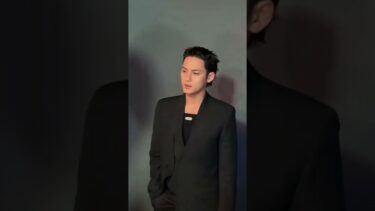 Dior金總金珉奎帥氣駕到巴黎大秀現場！